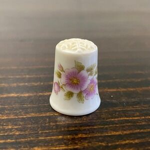 Jaeger Bavaria Germany Porcelain Thimble Pink Floral Snowflake Top Vintage